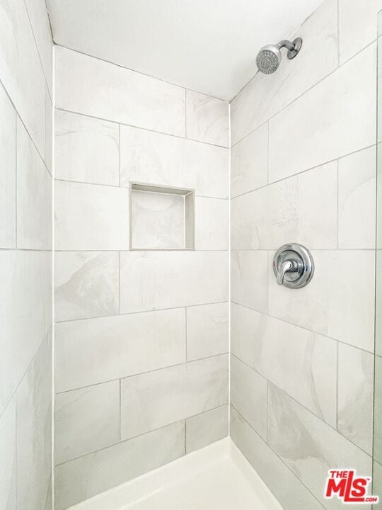 Building Photo - 844 Maltman Ave