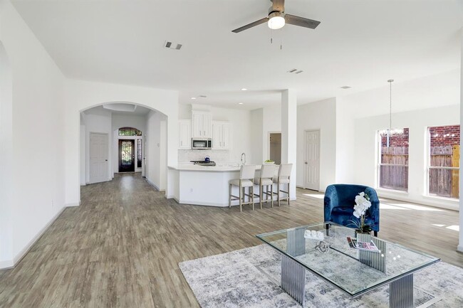 Building Photo - 26815 Lakeridge Park Ln