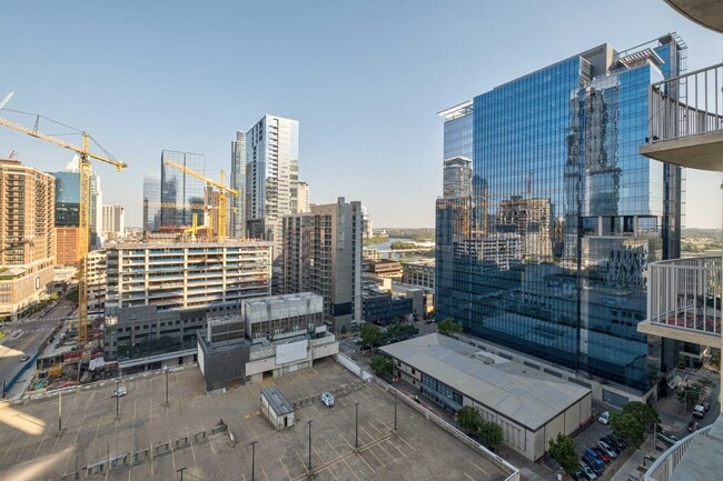 Building Photo - 360 Nueces St
