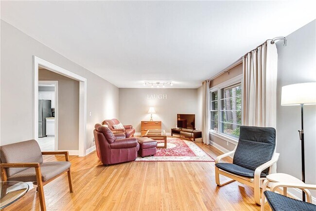 Building Photo - 1973 Desmond Dr