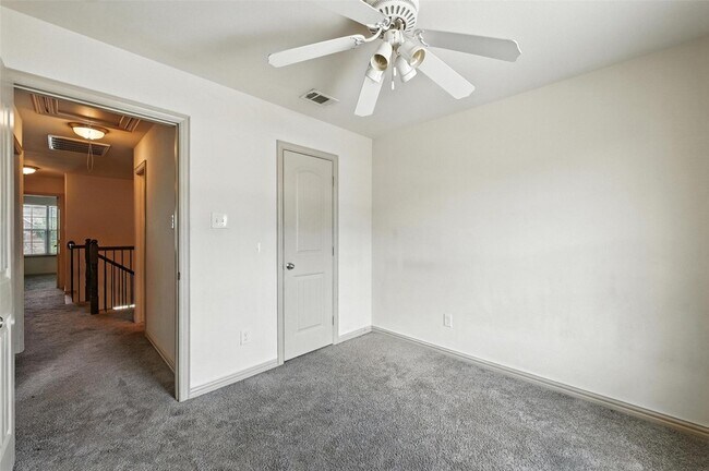 Building Photo - 2353 Homewood Ln