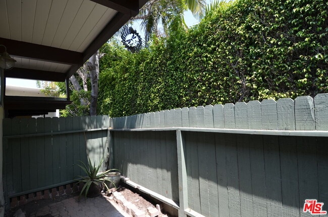 Building Photo - 3113 5th St