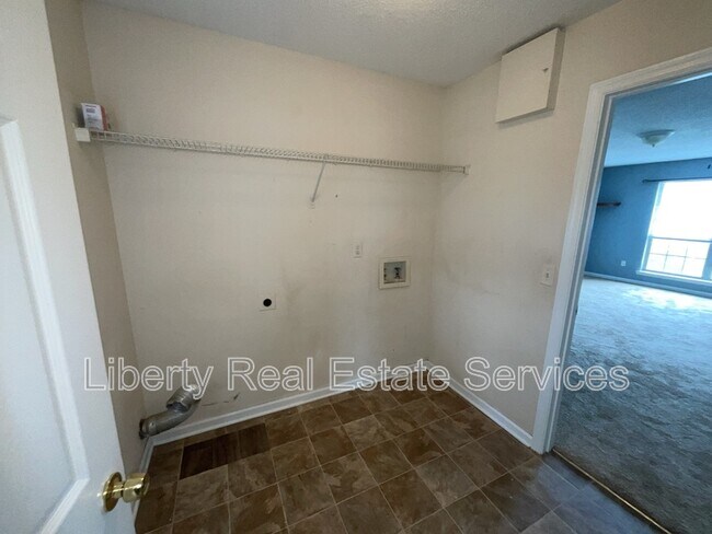 Building Photo - 215 Bridgemont Way