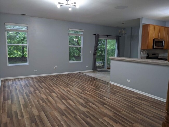 Building Photo - 3994 Blackstone Dr