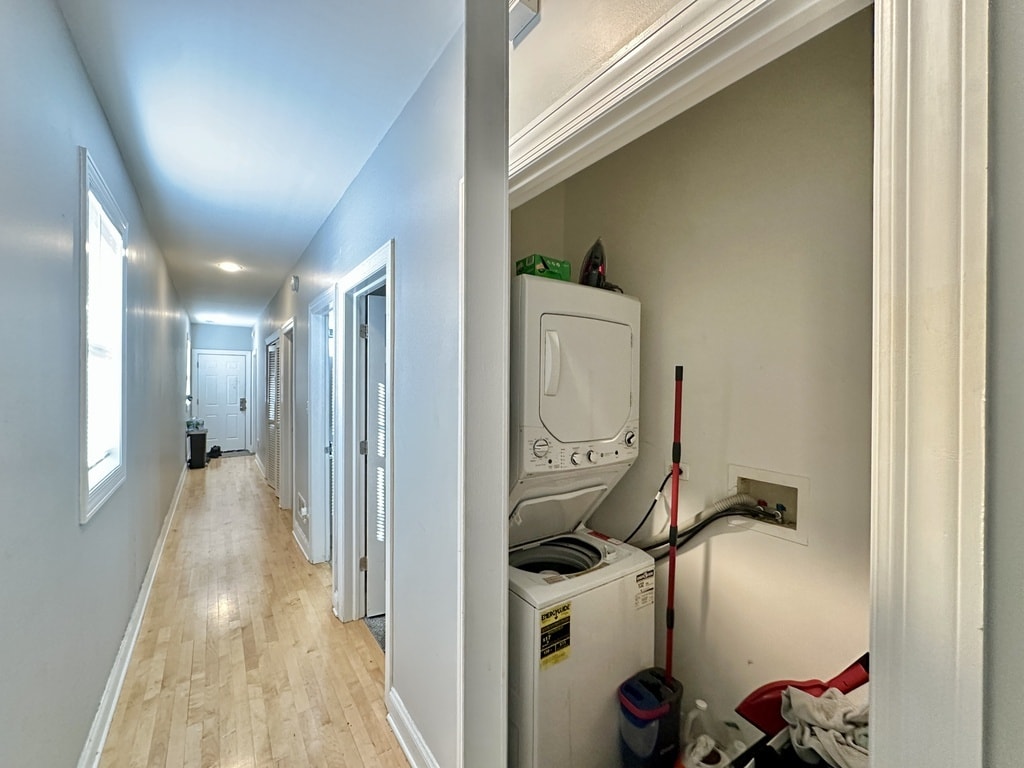 Building Photo - 368 N Hamlin Ave