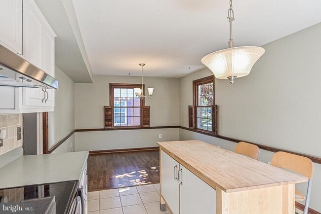 Building Photo - 7046 Leestone St