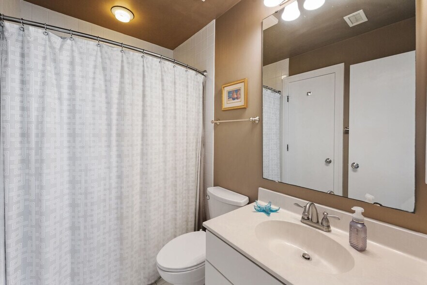 Building Photo - 321 Pioneer Loop