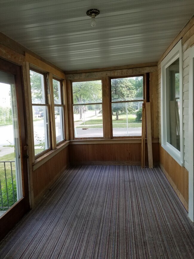 Building Photo - 1204 S Jefferson St