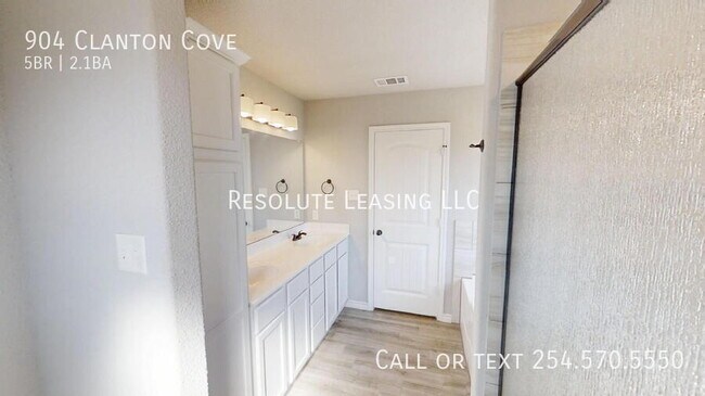 Building Photo - 904 Clanton Cove