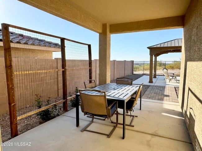 Building Photo - 14091 E Golden Oaks Rd