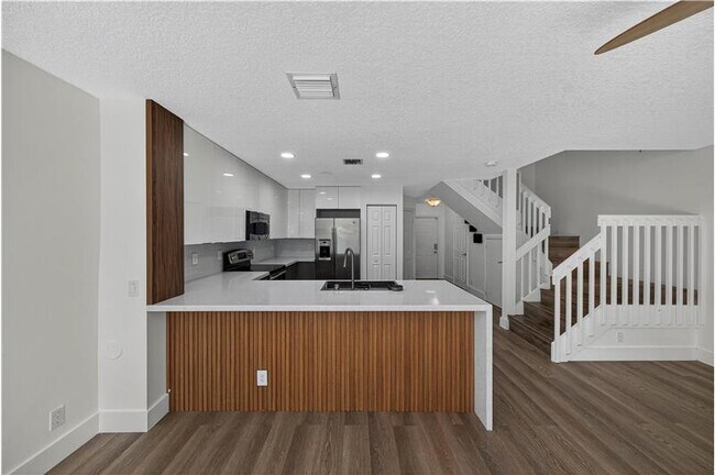Building Photo - 744 NW 42nd Pl
