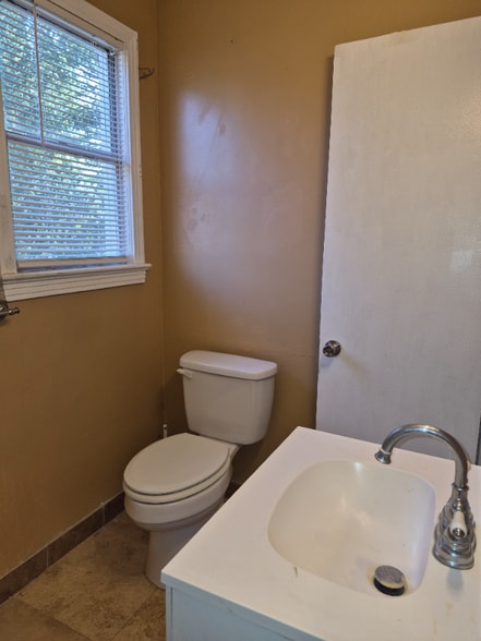 Building Photo - 5523 Minosa Cir E