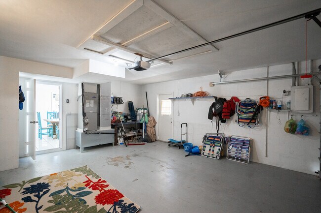 Building Photo - 291 N Tessier Dr
