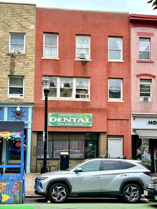 Building Photo - 522 Washington St