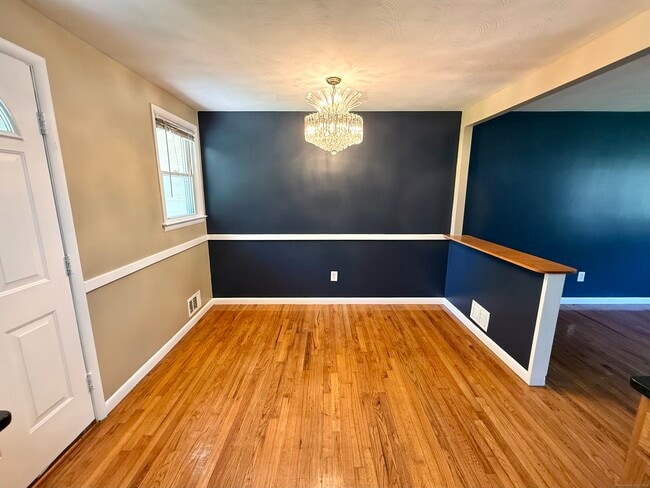 Building Photo - 47 Beechwood Rd