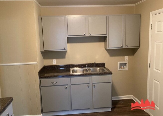 Building Photo - 1246 Holliday St