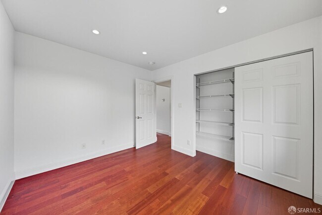 Building Photo - 2061 Ahneita Dr