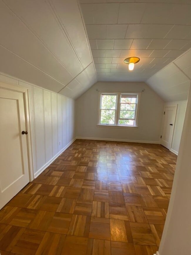 Building Photo - $2,695 / AVAILABLE NOW! 3BD Single Family Home