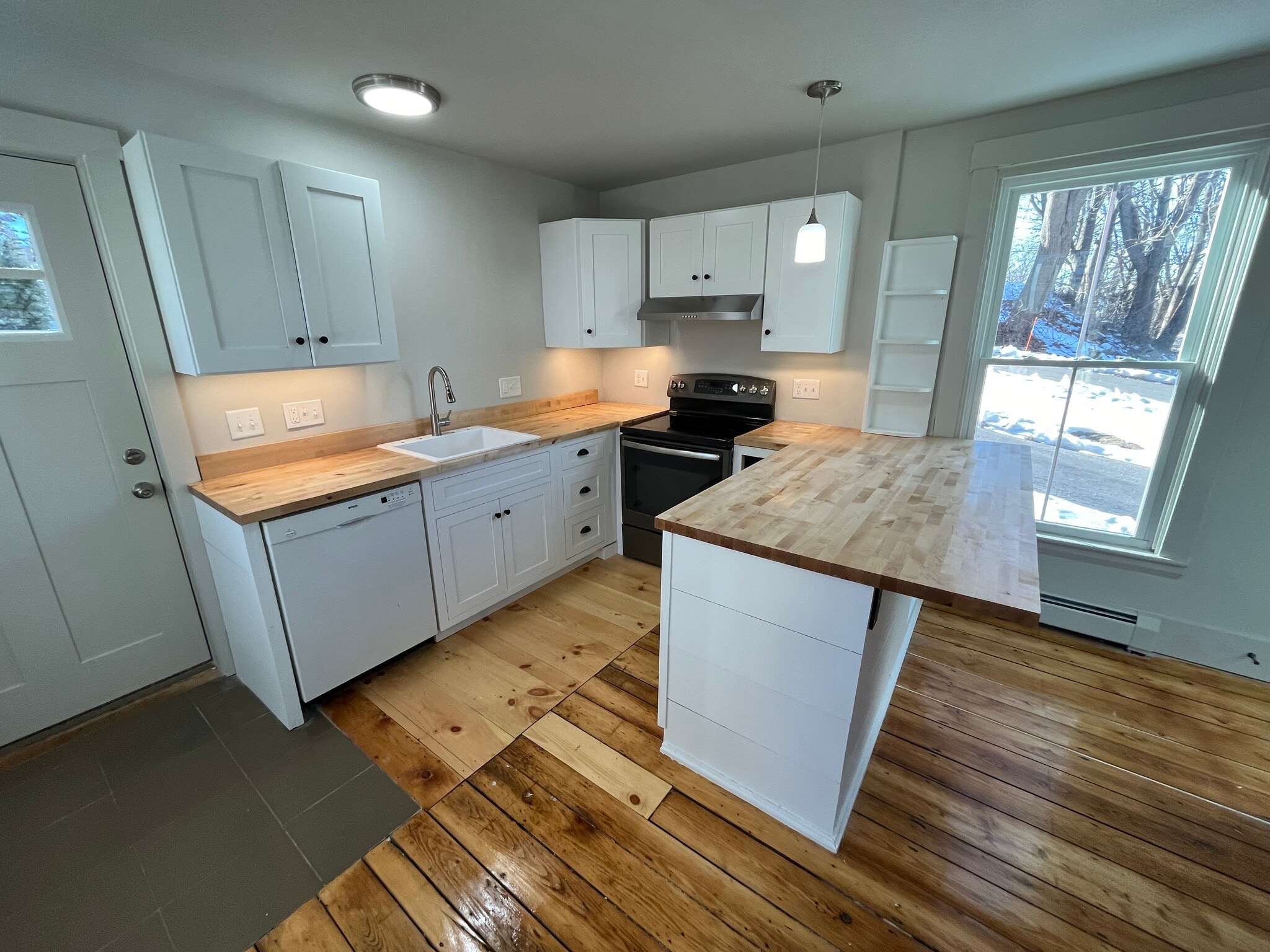 Building Photo - 145 South St