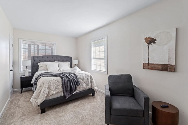 Building Photo - 301 S Front St