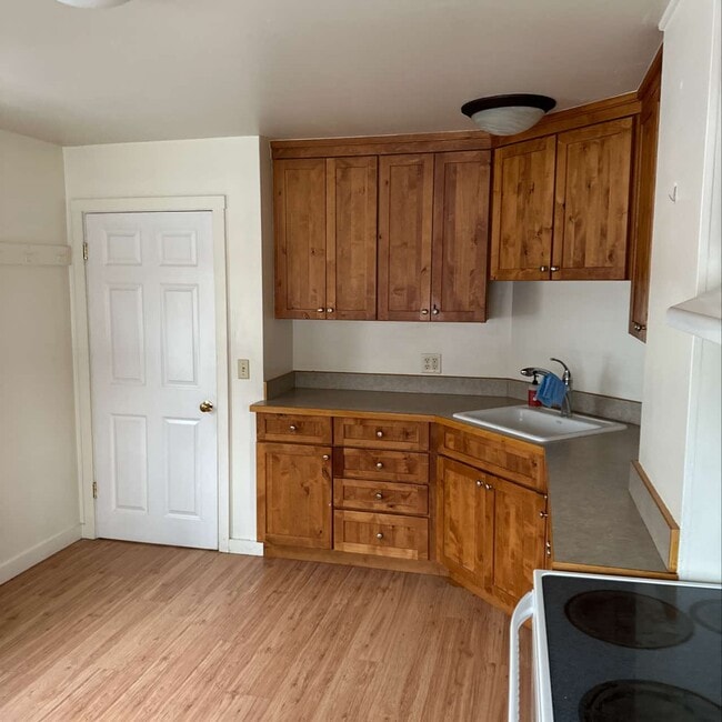 Building Photo - 45 E Simpson Ave