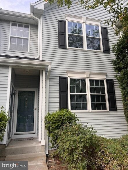 Building Photo - 1209 Blossom Cir