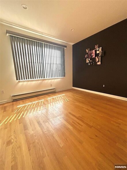 Building Photo - 302 Grand Ridge Dr