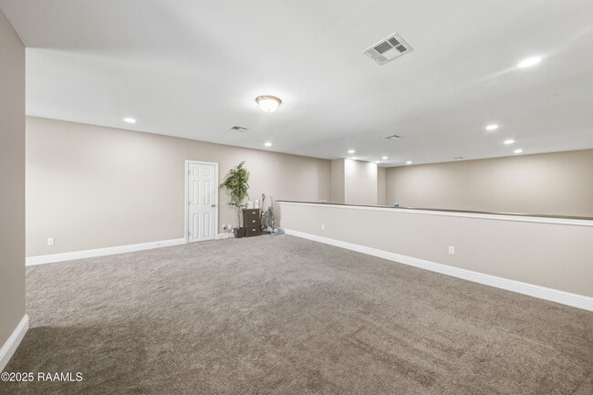 Building Photo - 213 E Peck Blvd