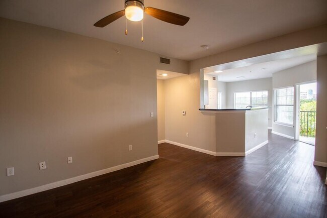 Building Photo - 2320 Gracy Farms Ln