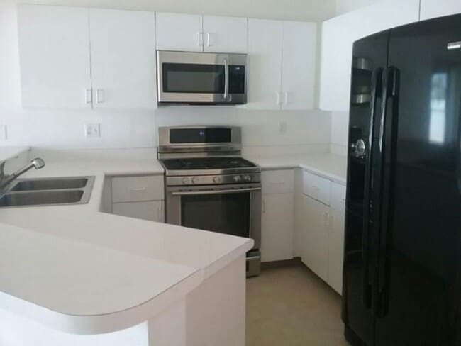 Building Photo - Must See 3 bedroom home