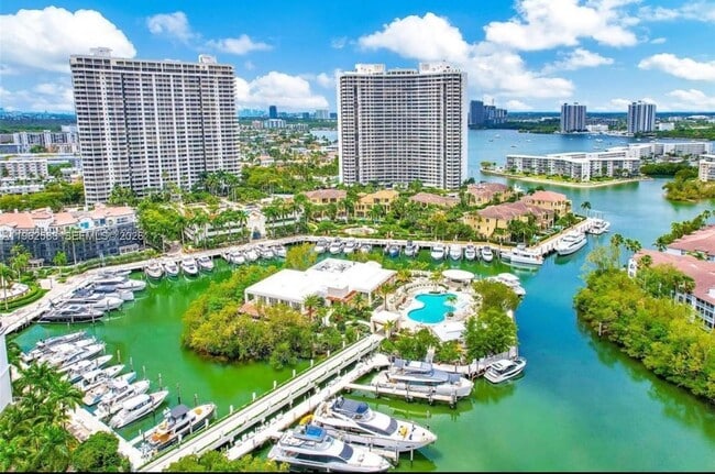 Building Photo - 1000 W Island Blvd