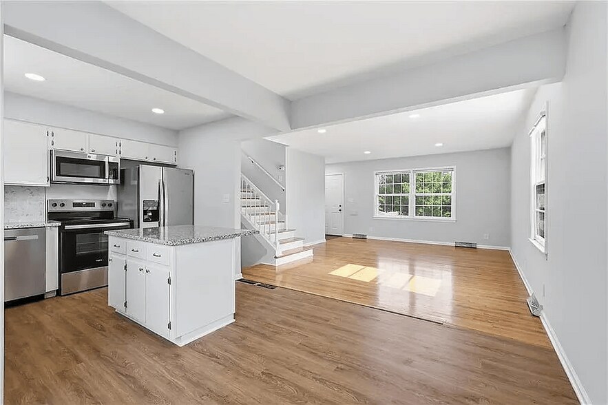 Building Photo - 10729 McGee St