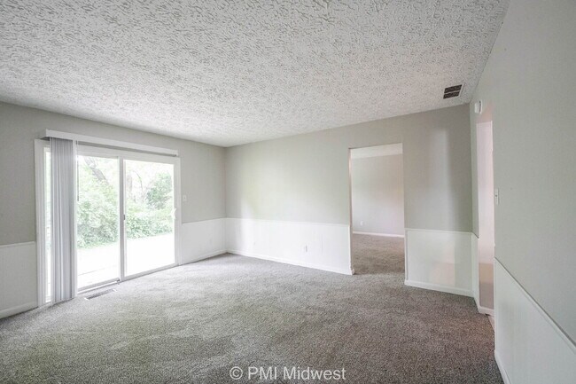 Building Photo - 3026 Osceola Ln