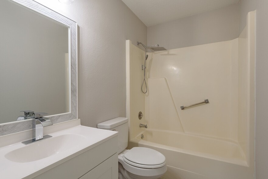 Building Photo - 2700 Bayshore Blvd