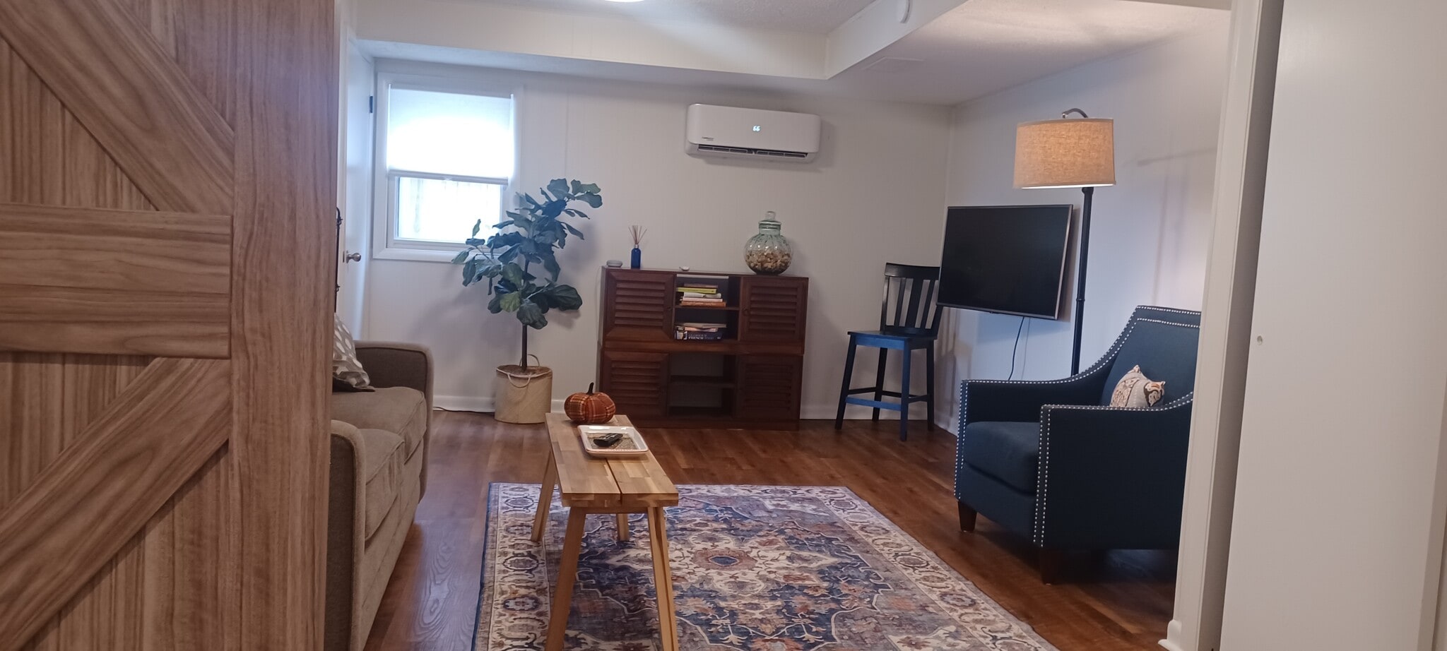 Building Photo - 402 13th ST NE