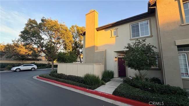 Building Photo - 449 Ridgeway