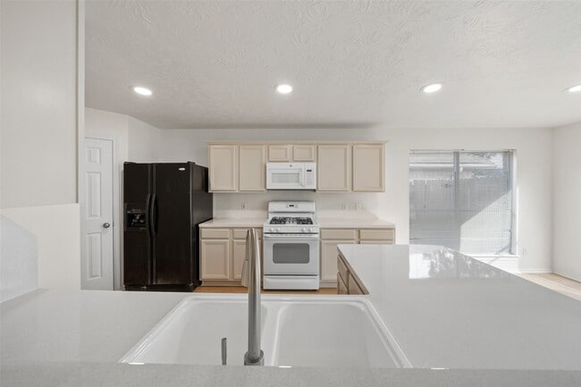 Building Photo - 6734 Atasca Creek Dr