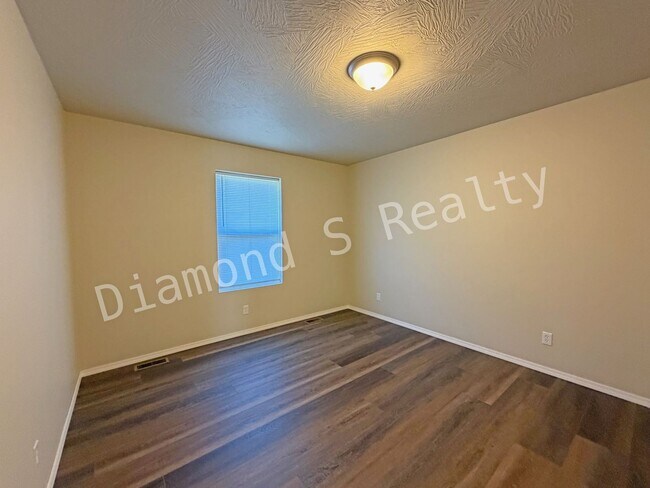 Building Photo - **MOVE IN SPECIAL!** Brand New Build - Conveniently Located near National and Kearney