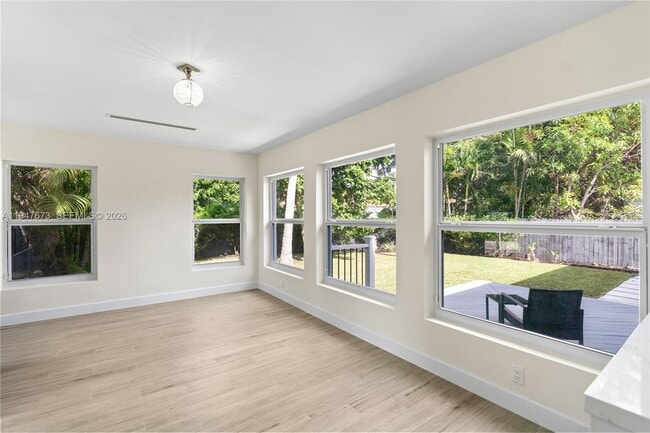 Building Photo - 251 NE 44th St