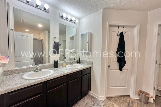 Building Photo - 841 Moorhen Wy