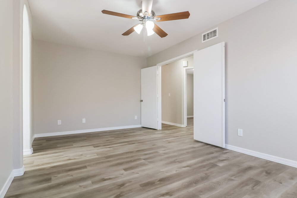 Building Photo - 5537 N 76th Dr