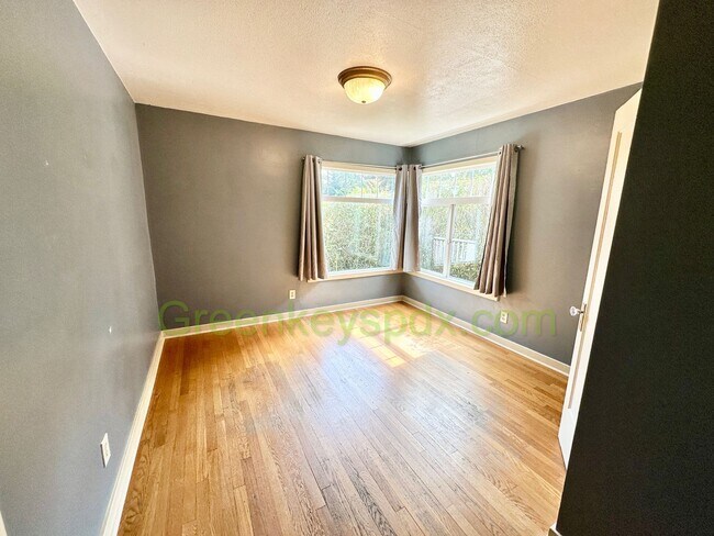 Building Photo - Gorgeous 2 Bedroom with finished basement,...