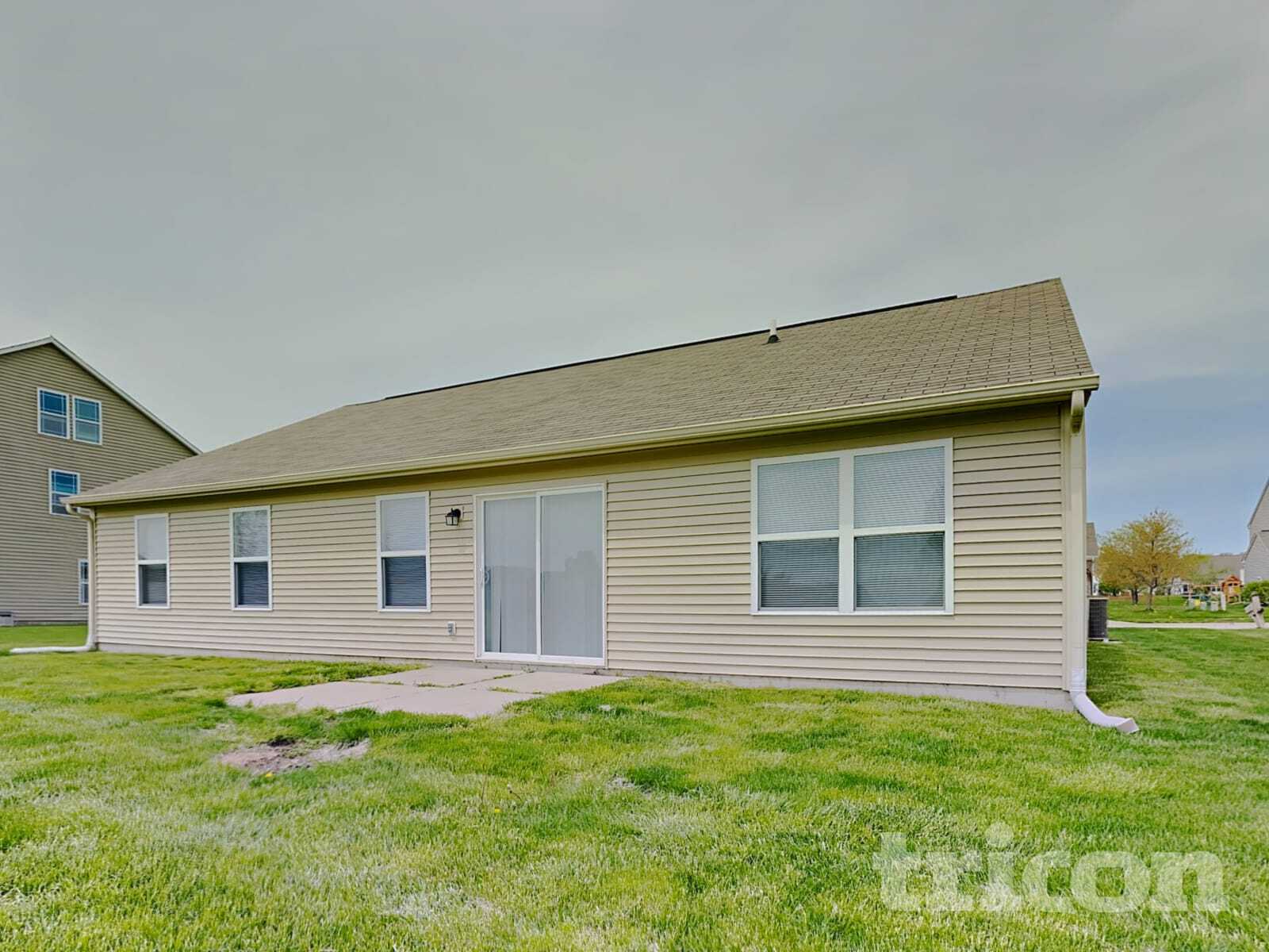 Building Photo - 943 Farmington Trail