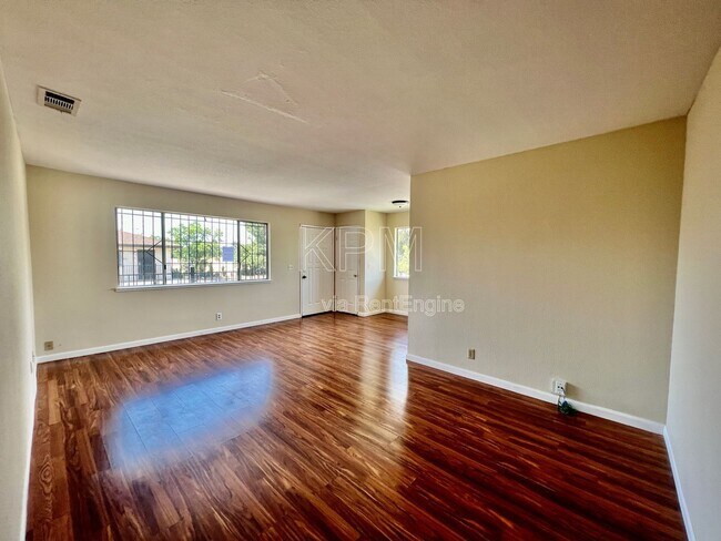 Building Photo - 2946 Peachtree Dr