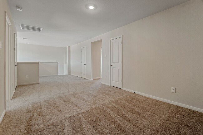 Building Photo - 16483 Honeysuckle Hl Dr