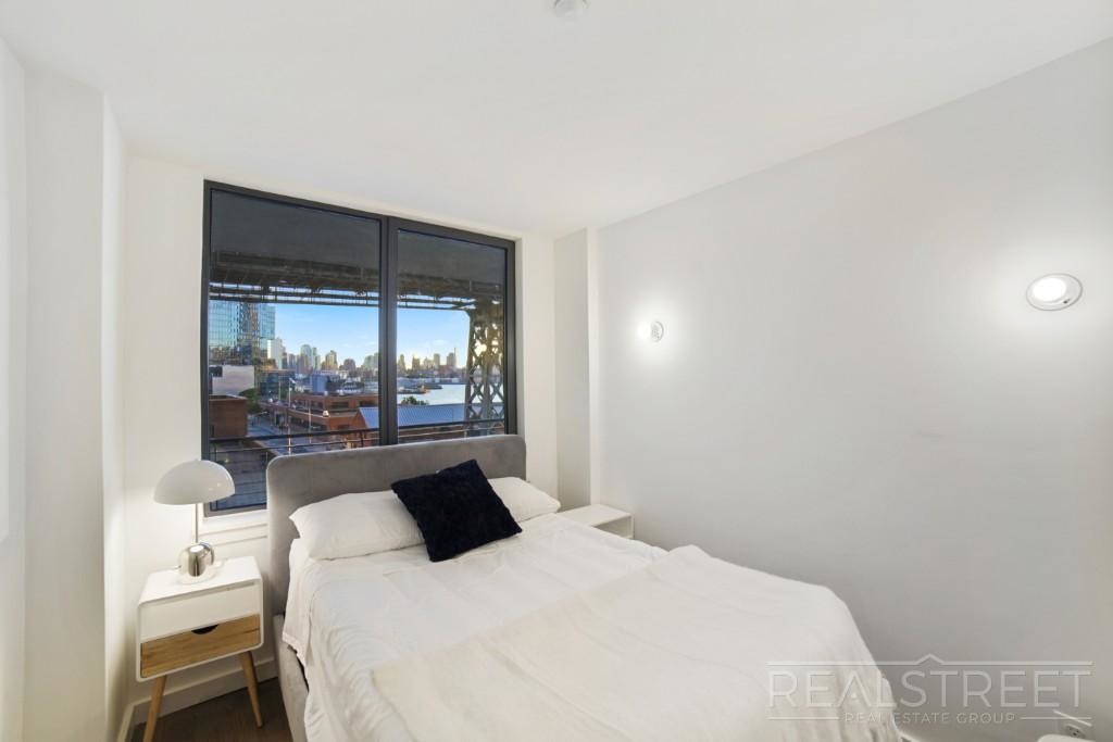 Building Photo - Waterfront Luxury 2 BED with Wrap arround ...
