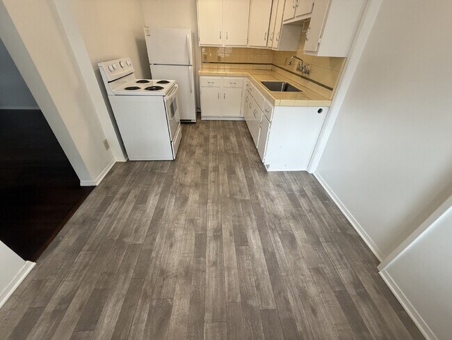 Building Photo - Cute 1 Bedroom 1 Bath in Midtown!