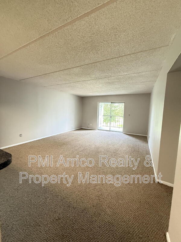 Building Photo - 2812 Somerset Park Dr