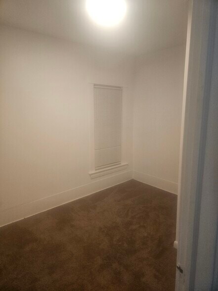 bedroom - 1326 Bridge St