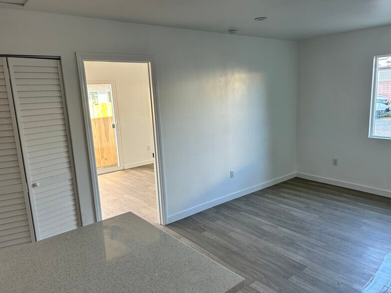 Building Photo - 7059 Stanford Ave